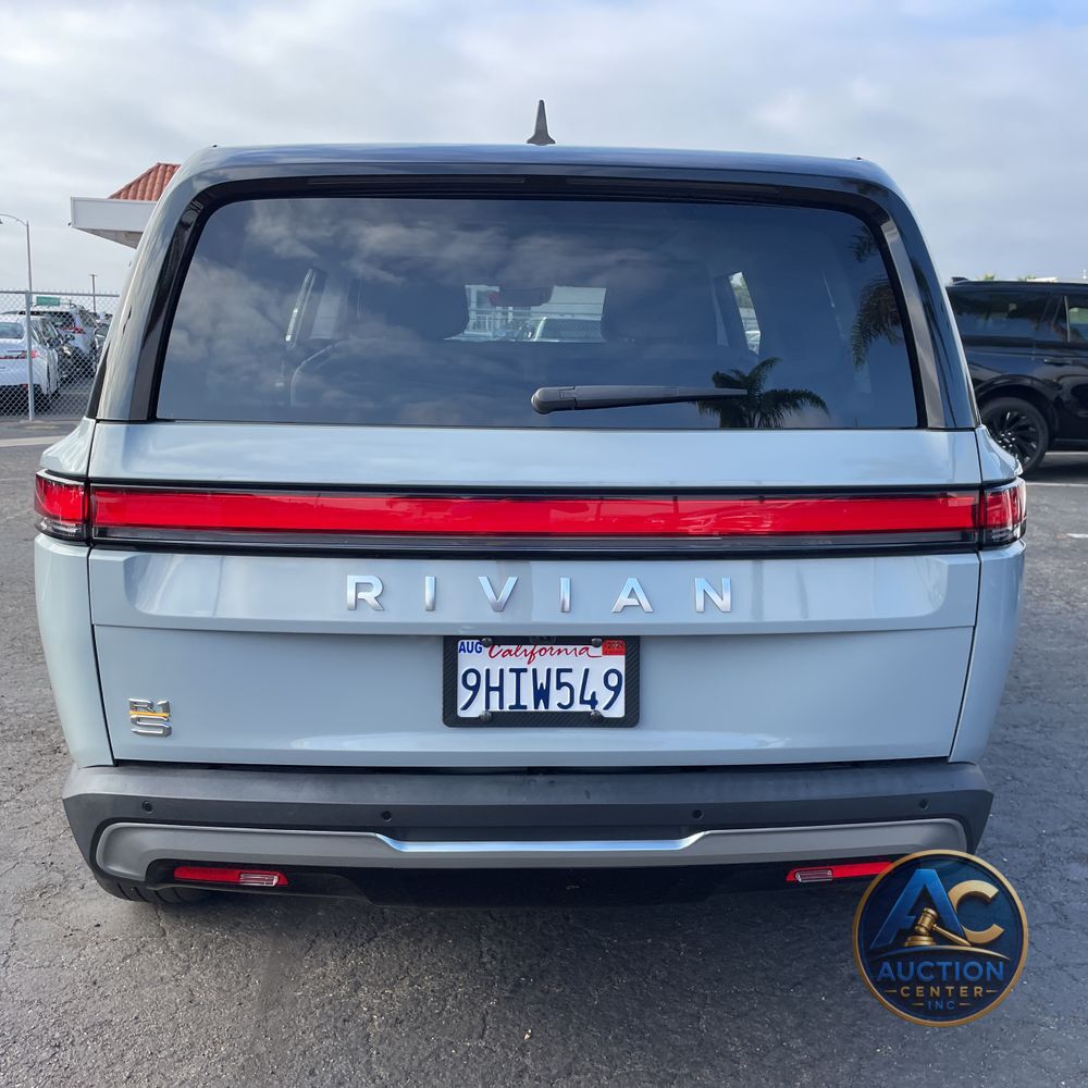 2023 Rivian R1S Adventure Quad-Motor