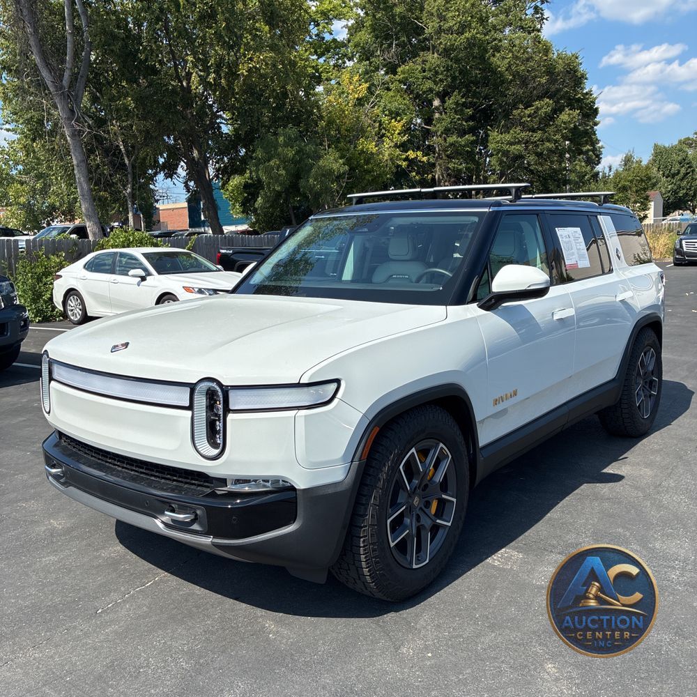 2023 Rivian R1S Adventure Quad-Motor
