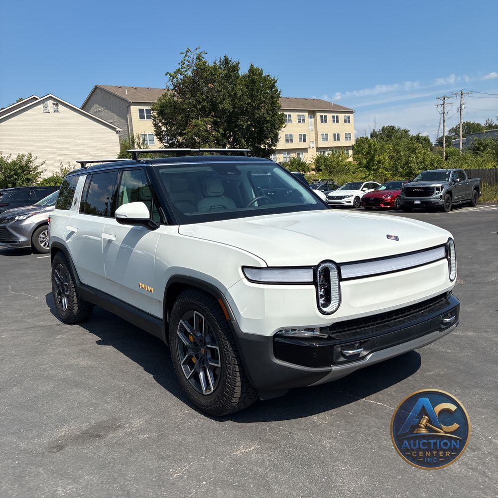 2023 Rivian R1S Adventure Quad-Motor