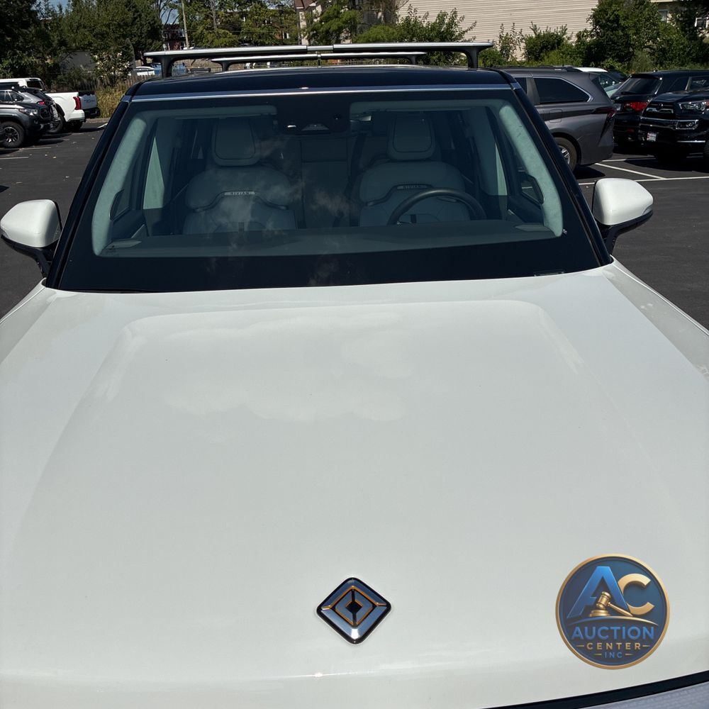 2023 Rivian R1S Adventure Quad-Motor