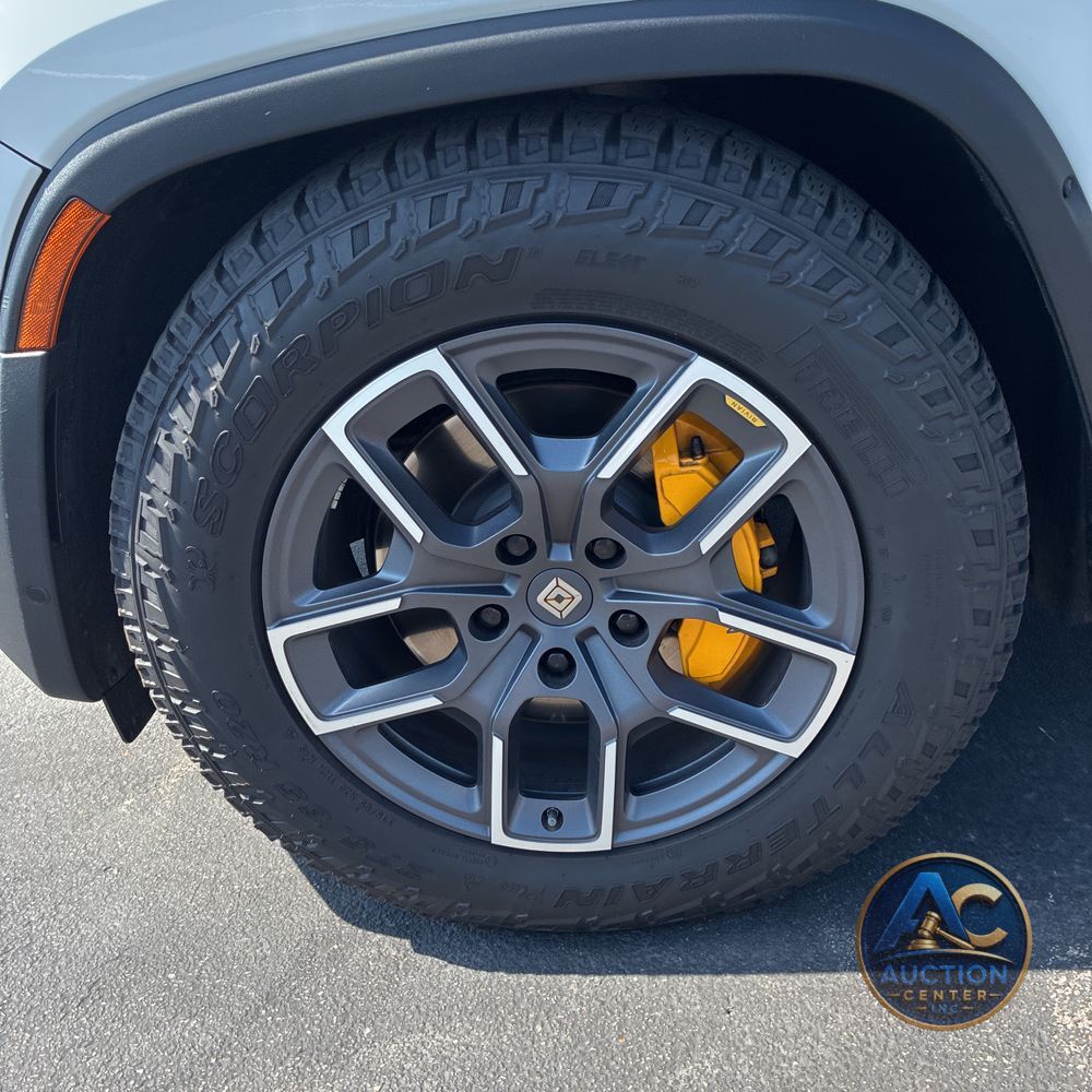 2023 Rivian R1S Adventure Quad-Motor