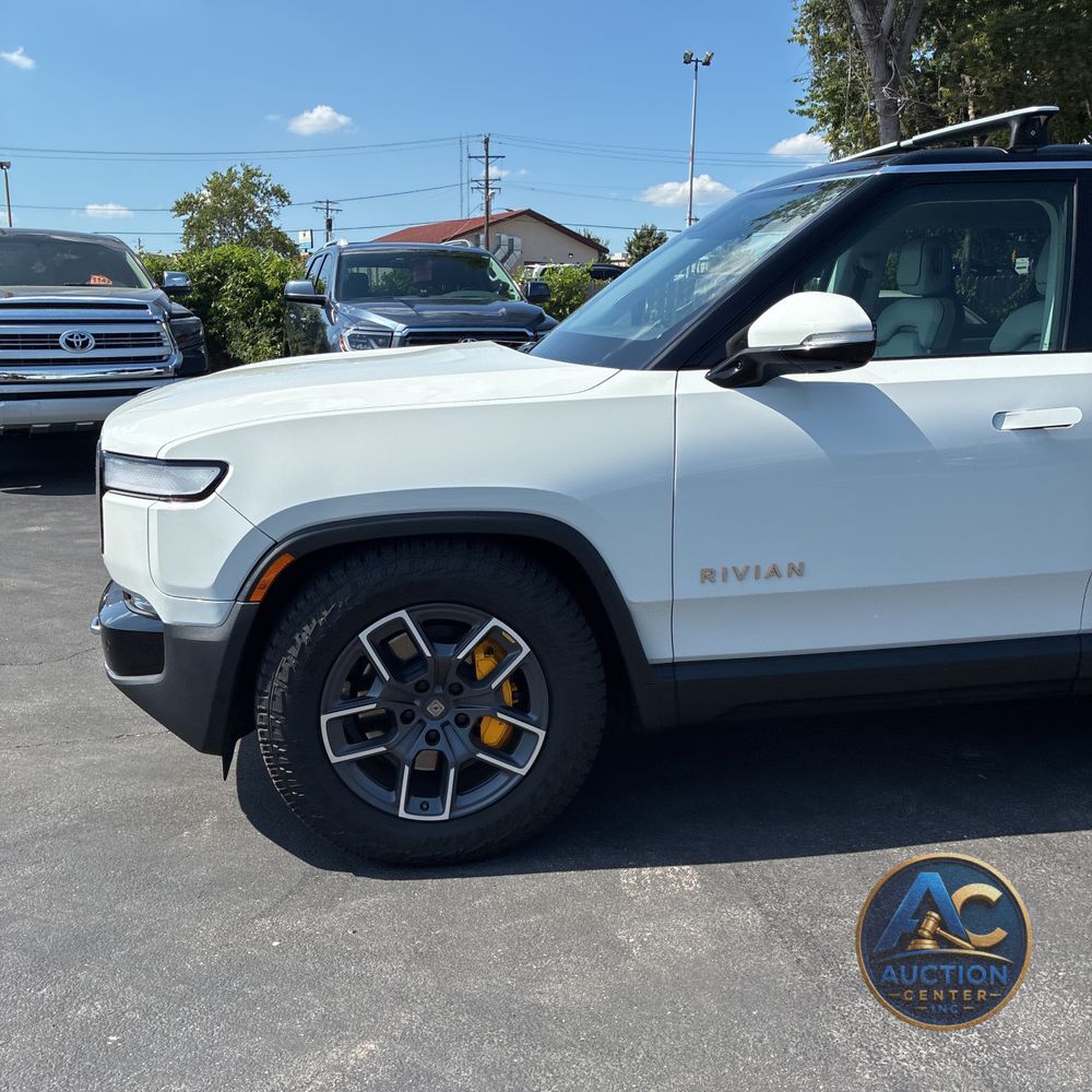 2023 Rivian R1S Adventure Quad-Motor
