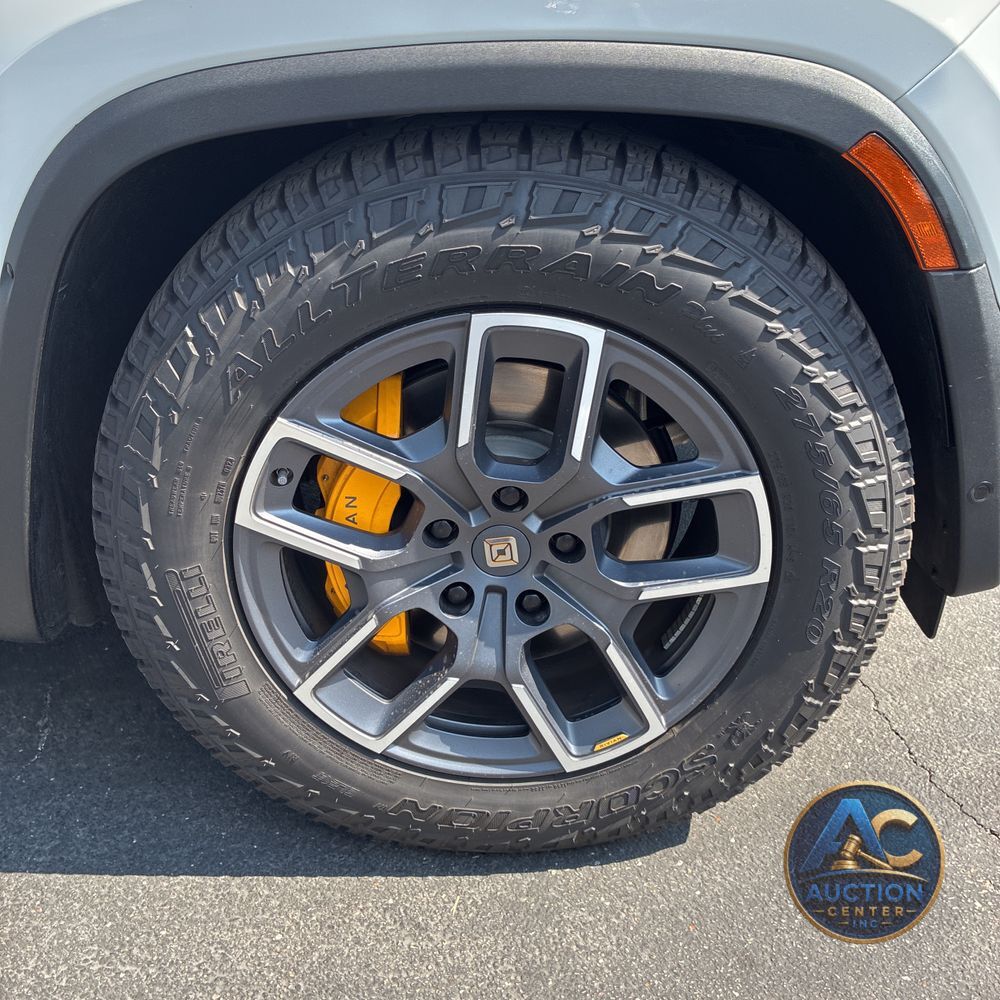 2023 Rivian R1S Adventure Quad-Motor