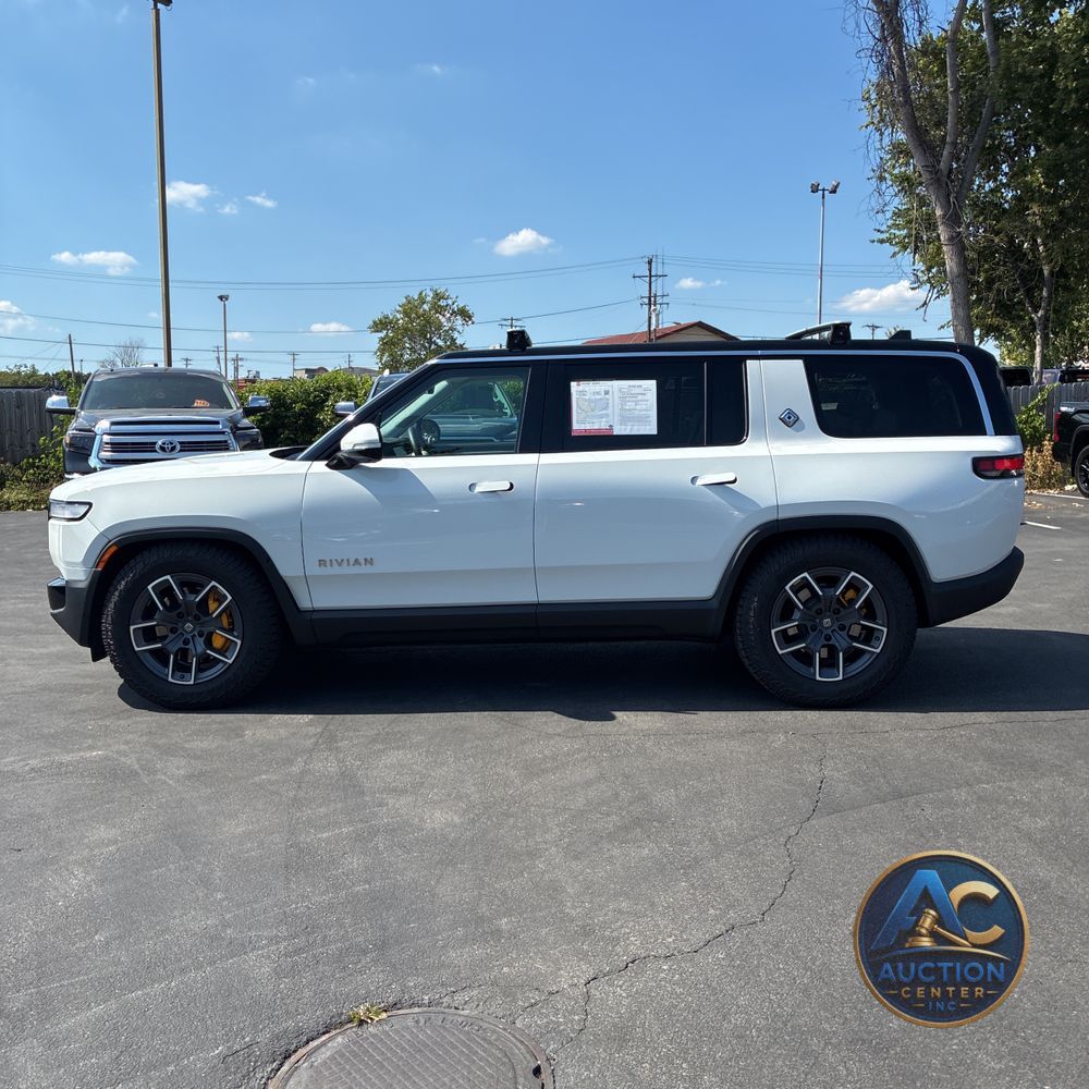 2023 Rivian R1S Adventure Quad-Motor