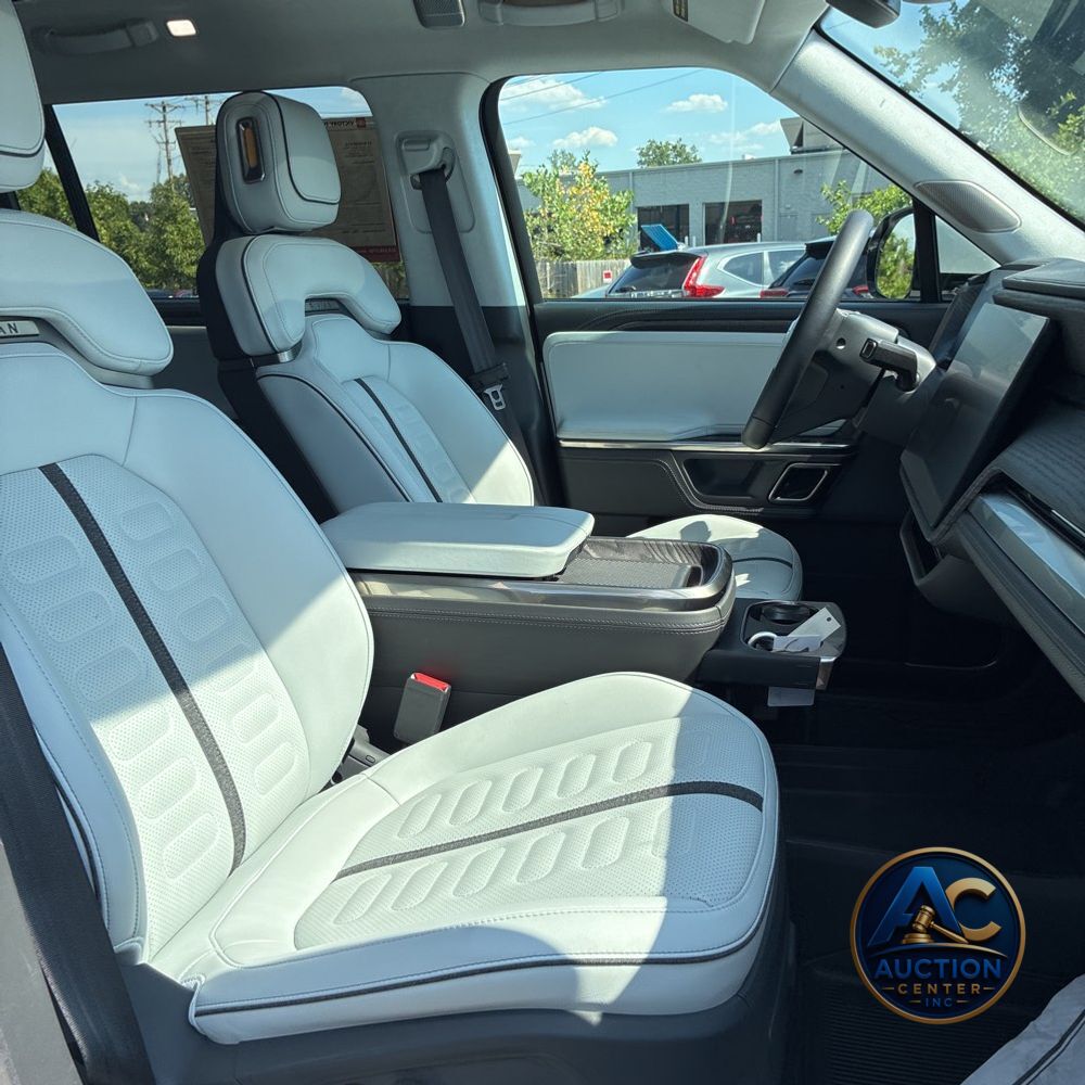2023 Rivian R1S Adventure Quad-Motor