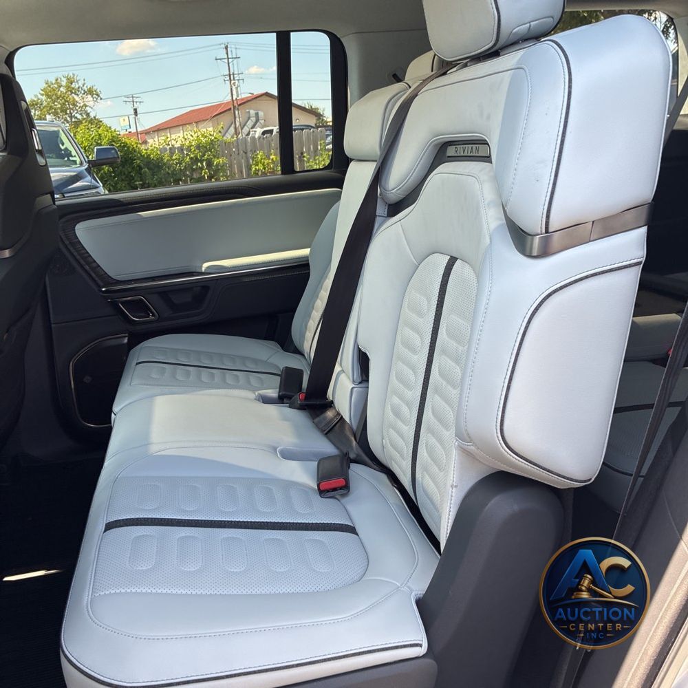 2023 Rivian R1S Adventure Quad-Motor