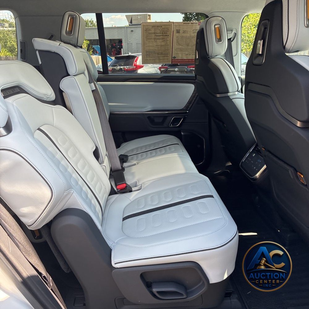2023 Rivian R1S Adventure Quad-Motor