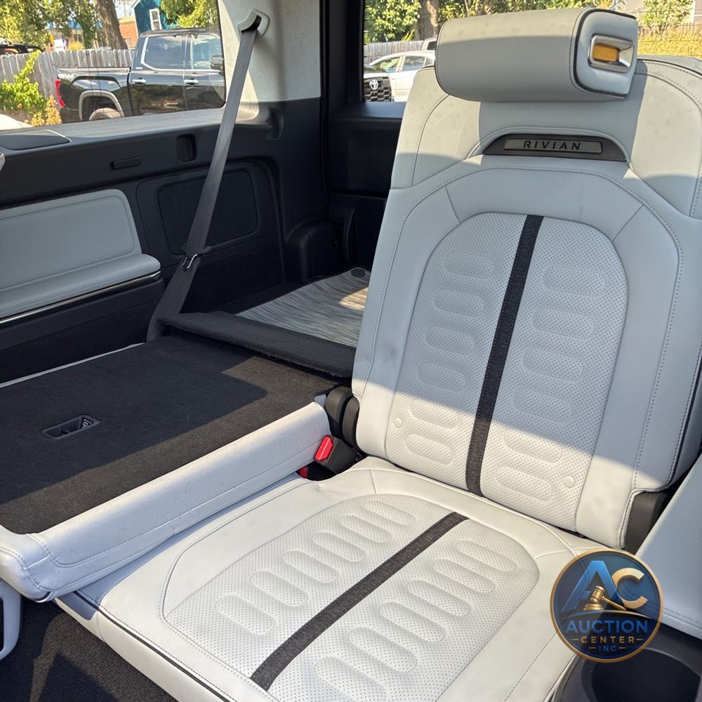 2023 Rivian R1S Adventure Quad-Motor