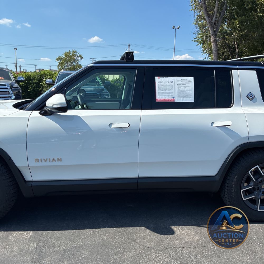 2023 Rivian R1S Adventure Quad-Motor