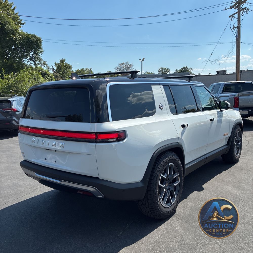 2023 Rivian R1S Adventure Quad-Motor
