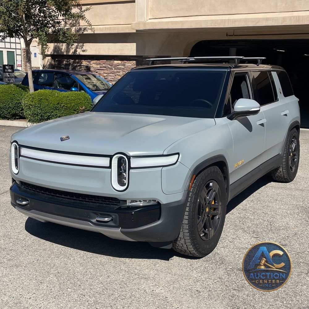 2023 Rivian R1S Adventure Quad-Motor