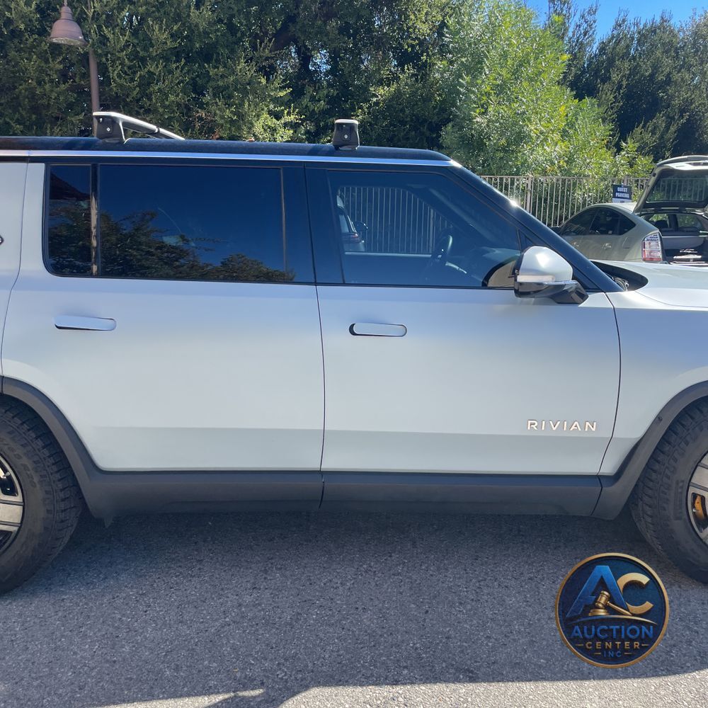 2023 Rivian R1S Adventure Quad-Motor