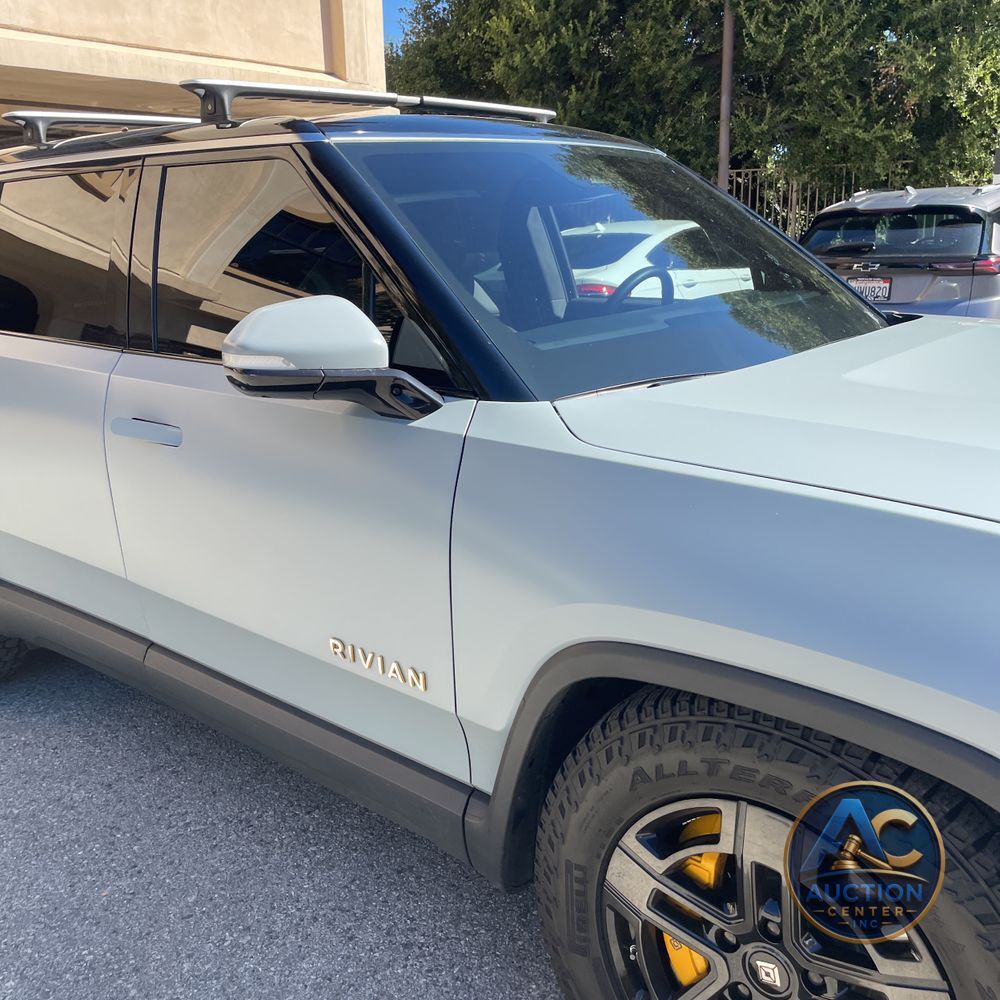 2023 Rivian R1S Adventure Quad-Motor
