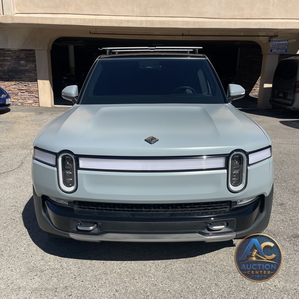 2023 Rivian R1S Adventure Quad-Motor