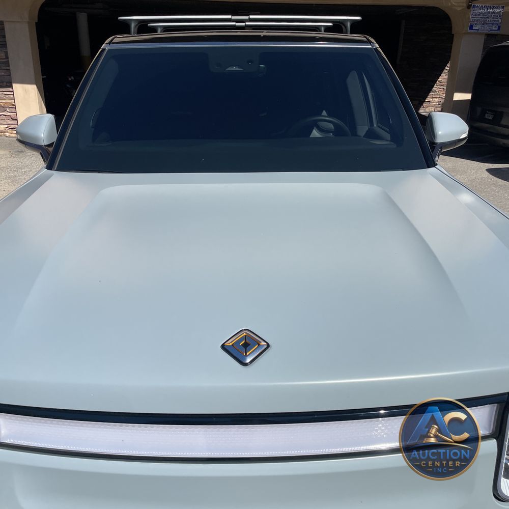 2023 Rivian R1S Adventure Quad-Motor