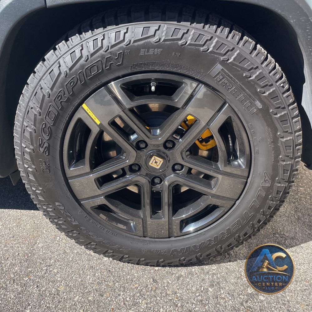 2023 Rivian R1S Adventure Quad-Motor