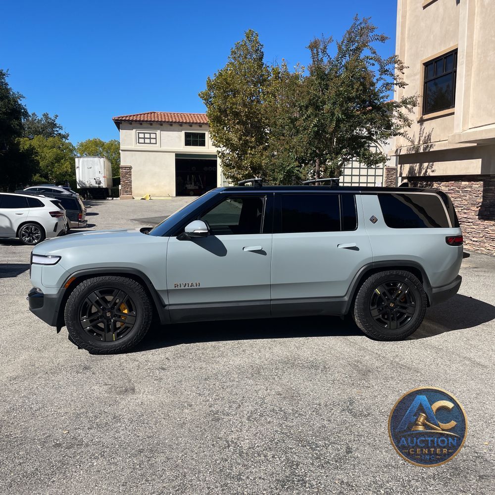 2023 Rivian R1S Adventure Quad-Motor