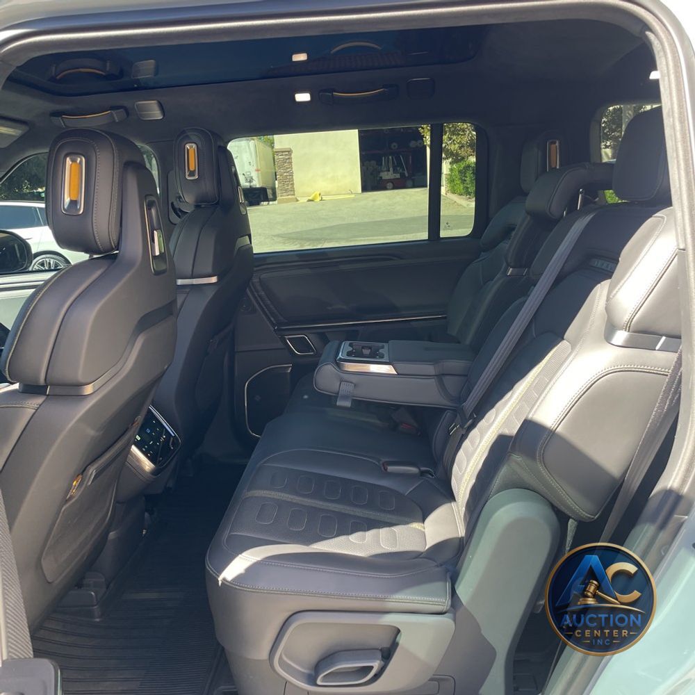 2023 Rivian R1S Adventure Quad-Motor