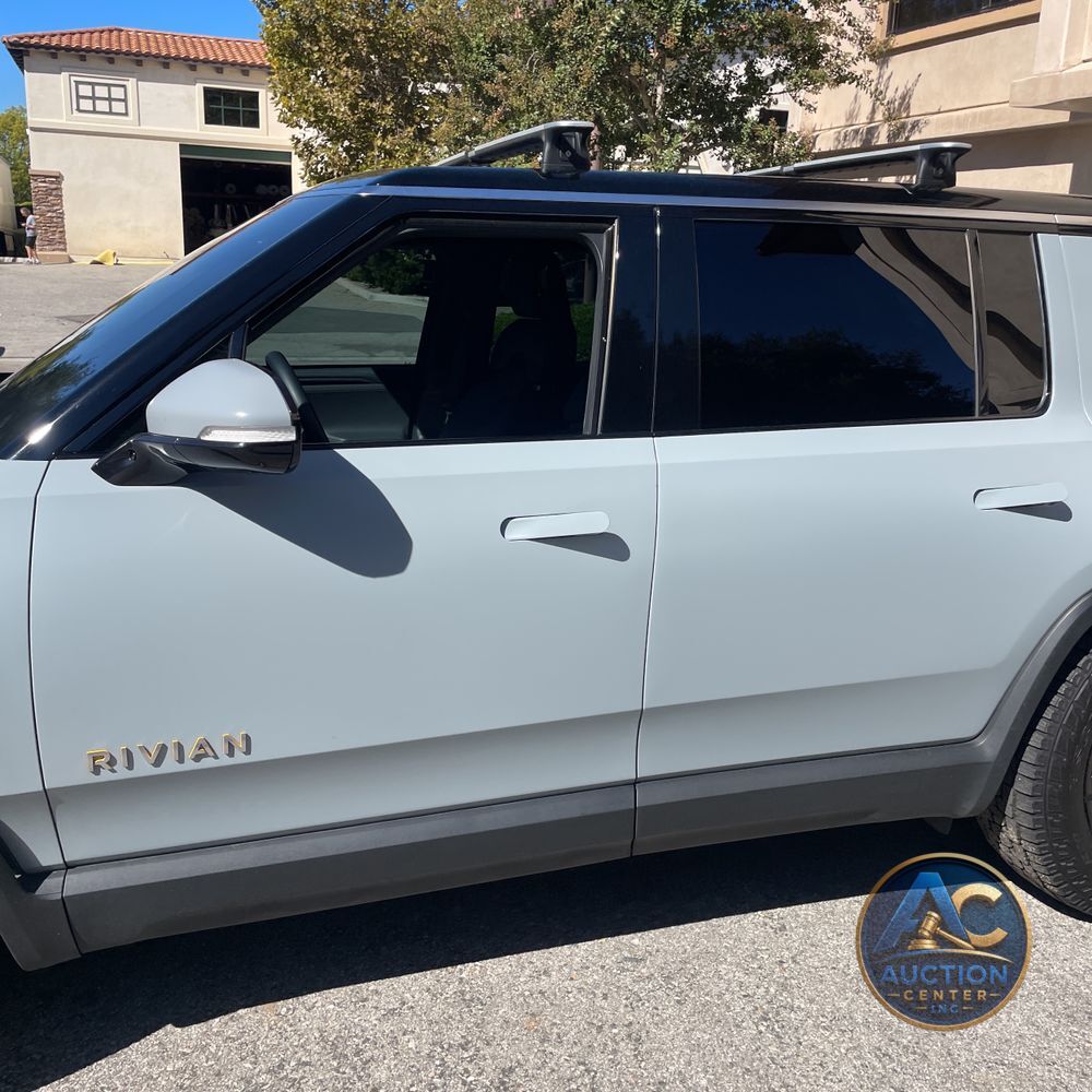 2023 Rivian R1S Adventure Quad-Motor