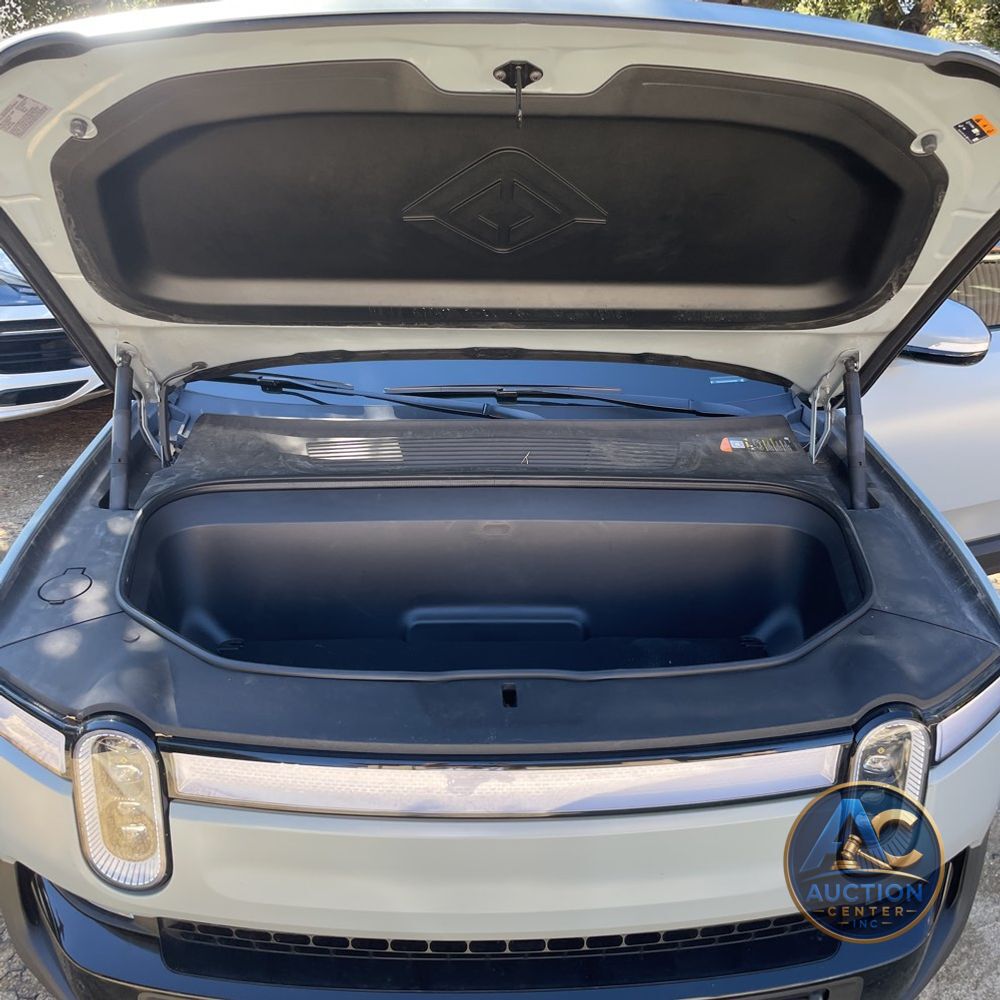 2023 Rivian R1S Adventure Quad-Motor