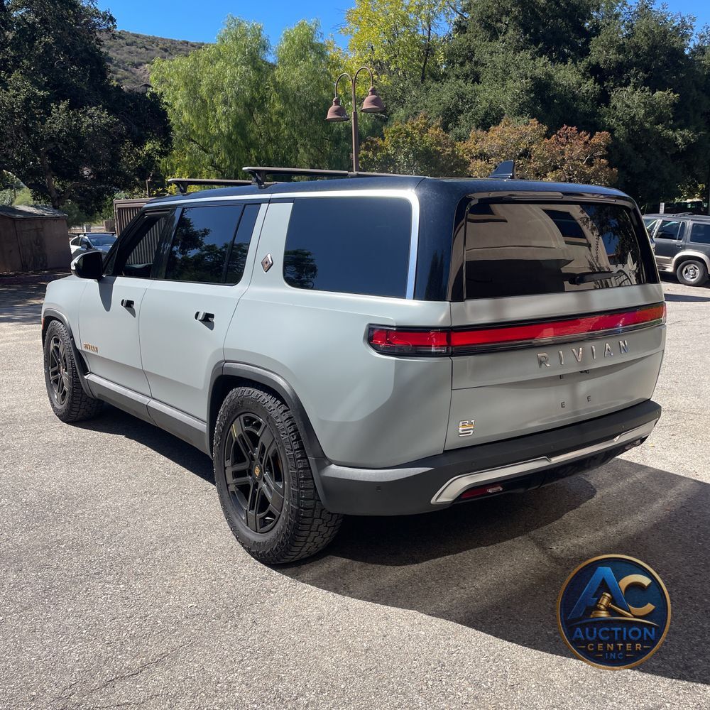 2023 Rivian R1S Adventure Quad-Motor