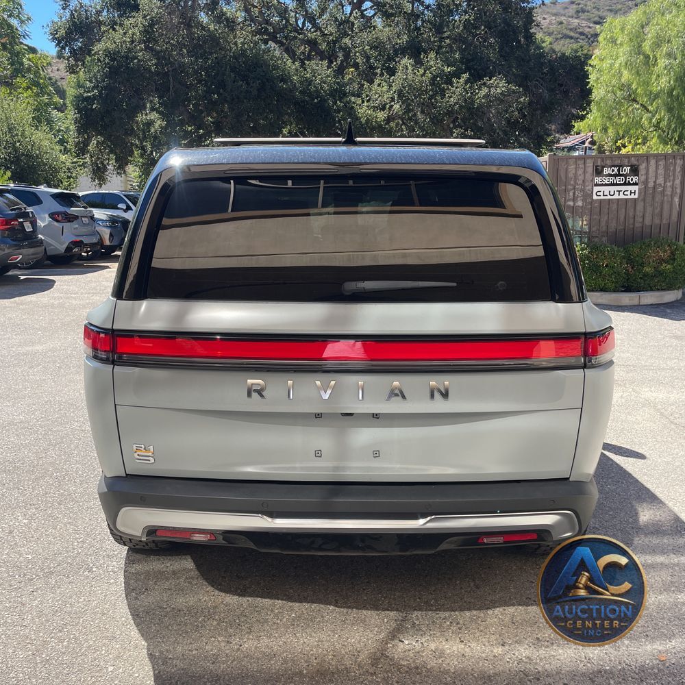 2023 Rivian R1S Adventure Quad-Motor