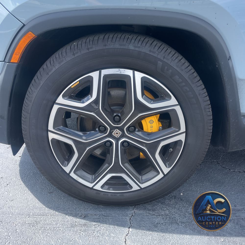 2023 Rivian R1S Launch Ed Quad-Motor