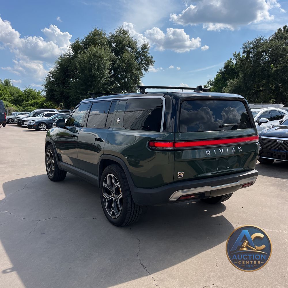 2022 Rivian R1S Launch Edition