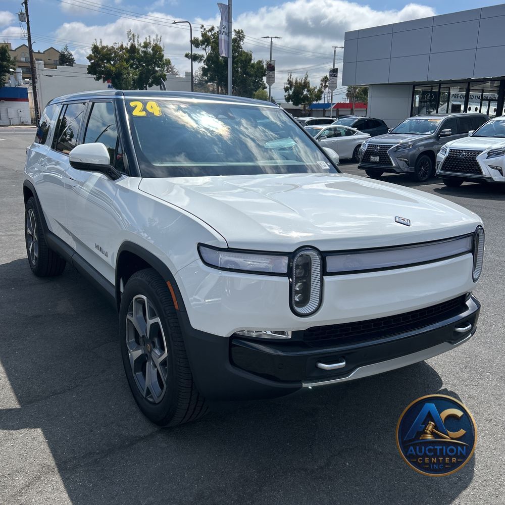2024 Rivian R1S Adventure Dual-Motor