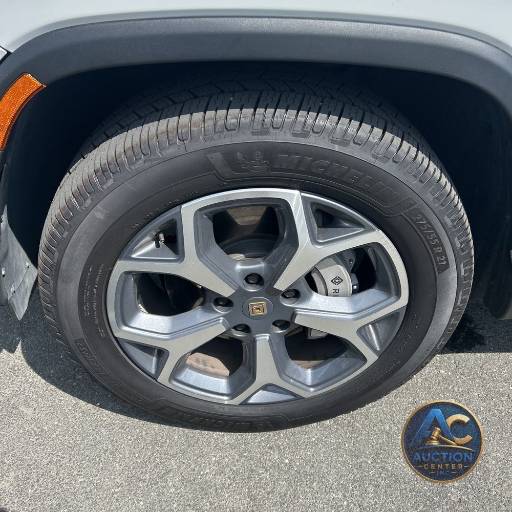2024 Rivian R1S Adventure Dual-Motor
