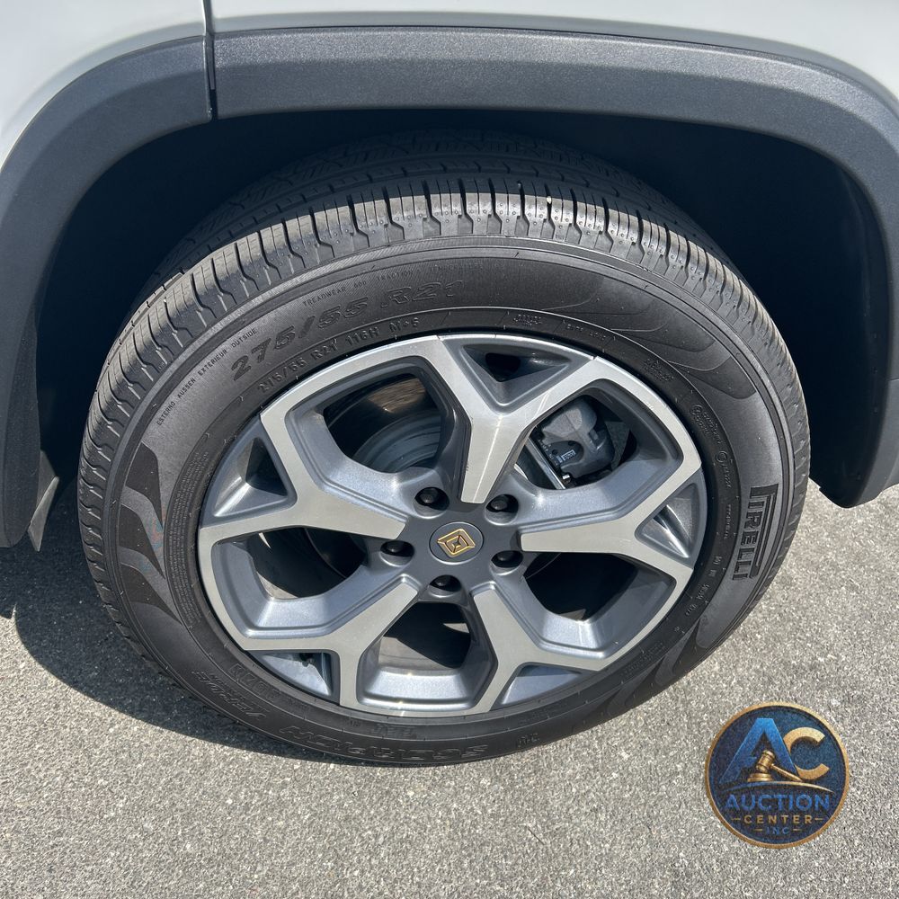 2024 Rivian R1S Adventure Dual-Motor