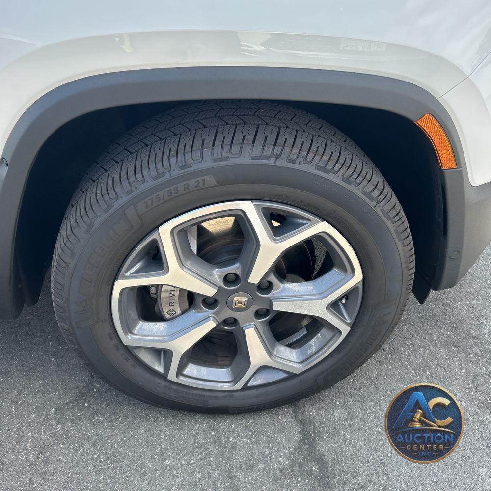 2024 Rivian R1S Adventure Dual-Motor