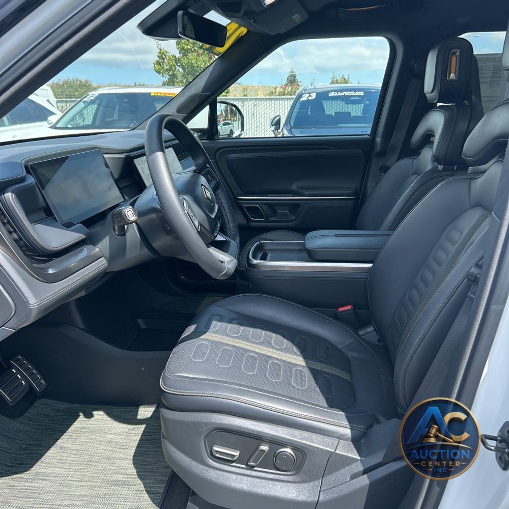 2024 Rivian R1S Adventure Dual-Motor