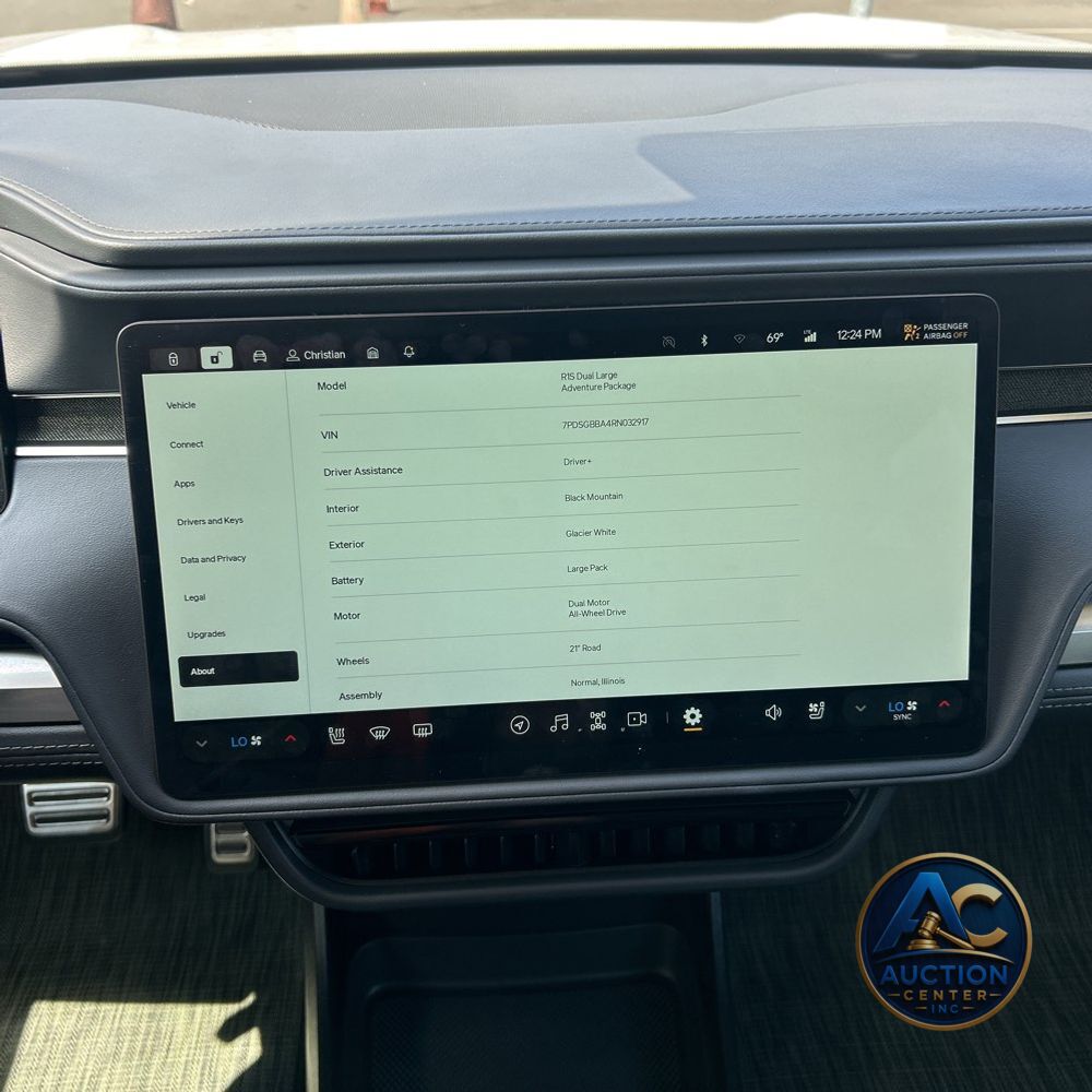 2024 Rivian R1S Adventure Dual-Motor