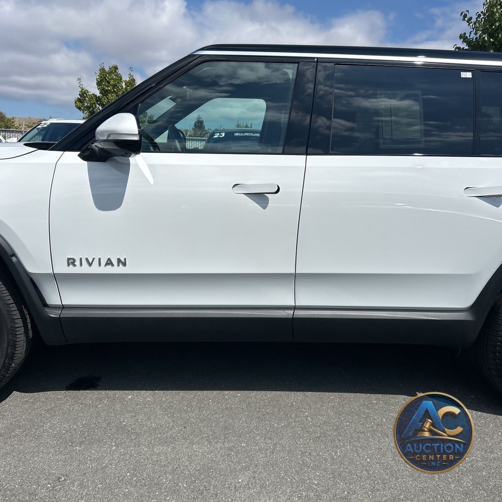 2024 Rivian R1S Adventure Dual-Motor