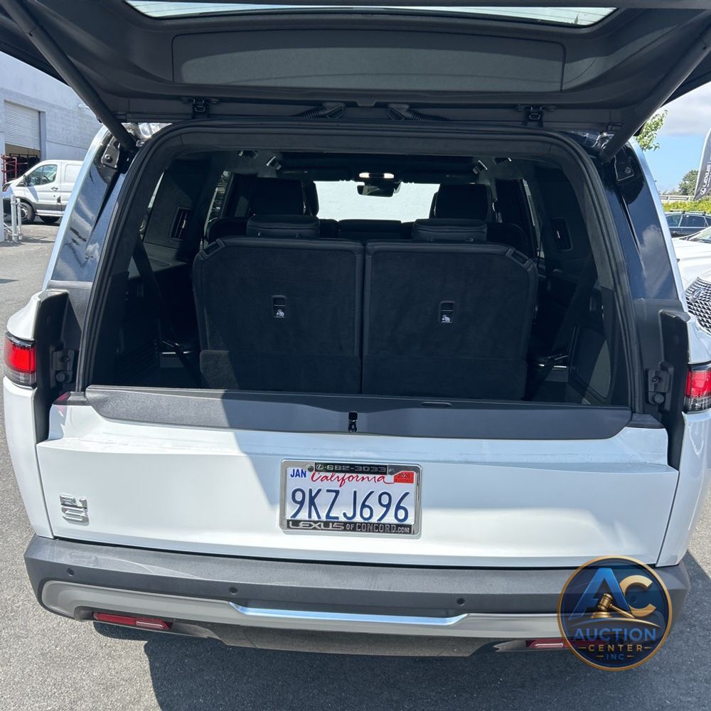 2024 Rivian R1S Adventure Dual-Motor