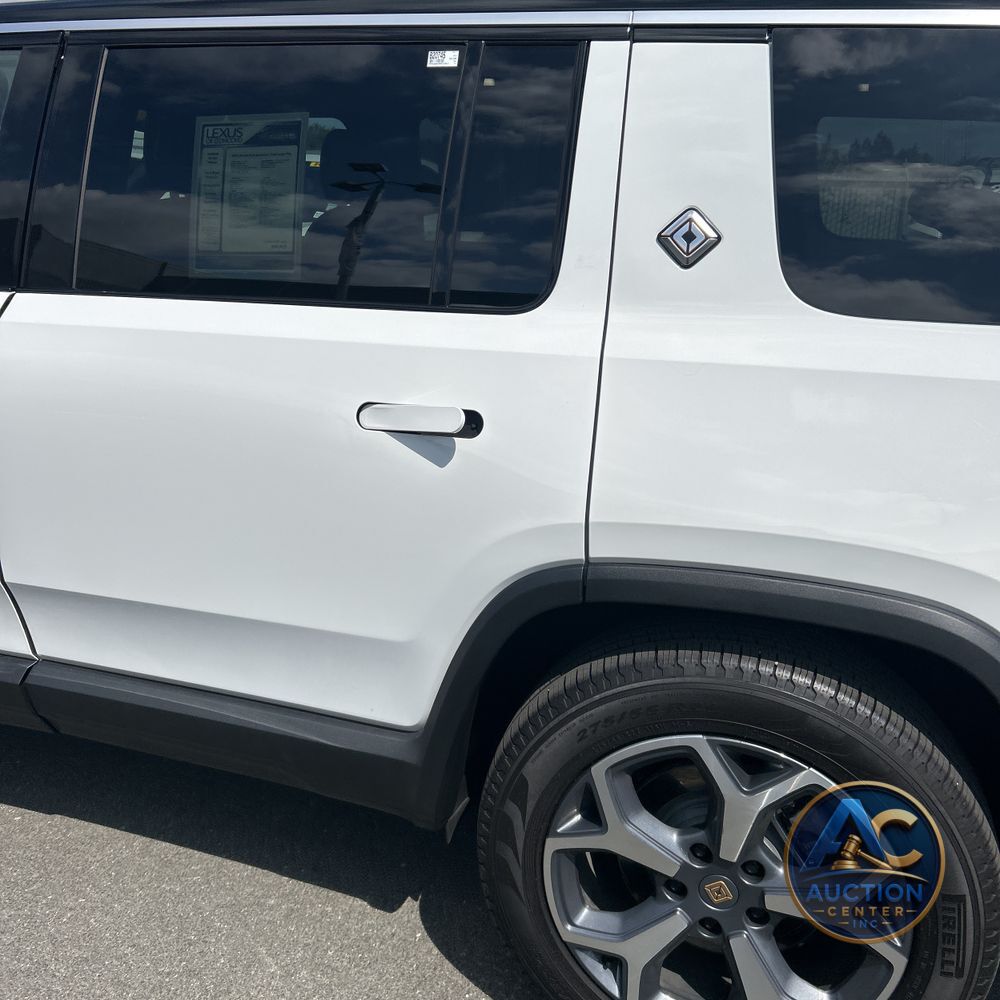 2024 Rivian R1S Adventure Dual-Motor