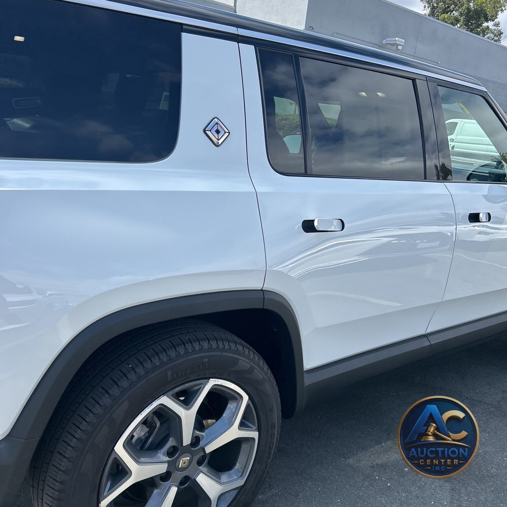 2024 Rivian R1S Adventure Dual-Motor