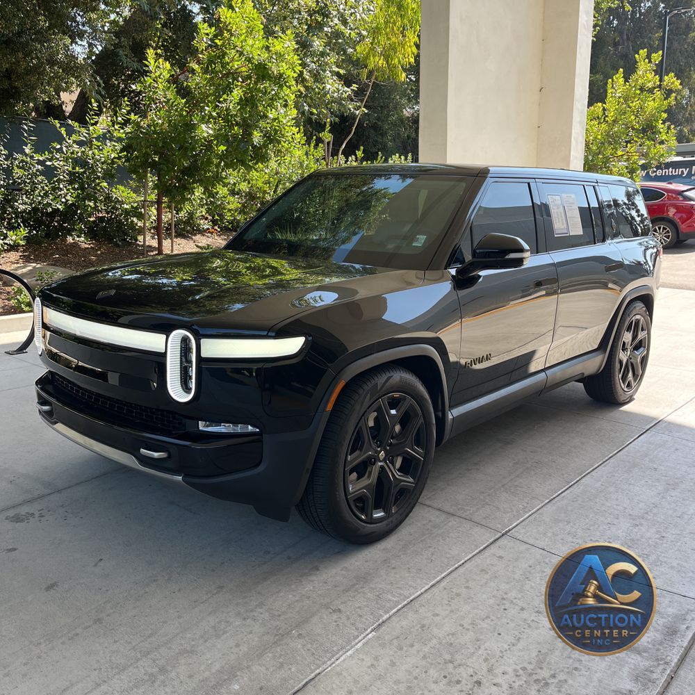 2024 Rivian R1S Adventure Dual-Motor