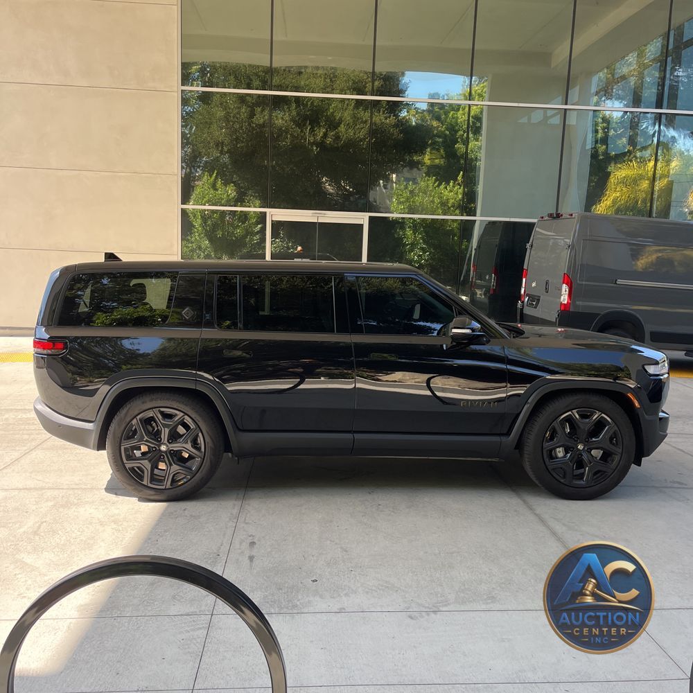 2024 Rivian R1S Adventure Dual-Motor