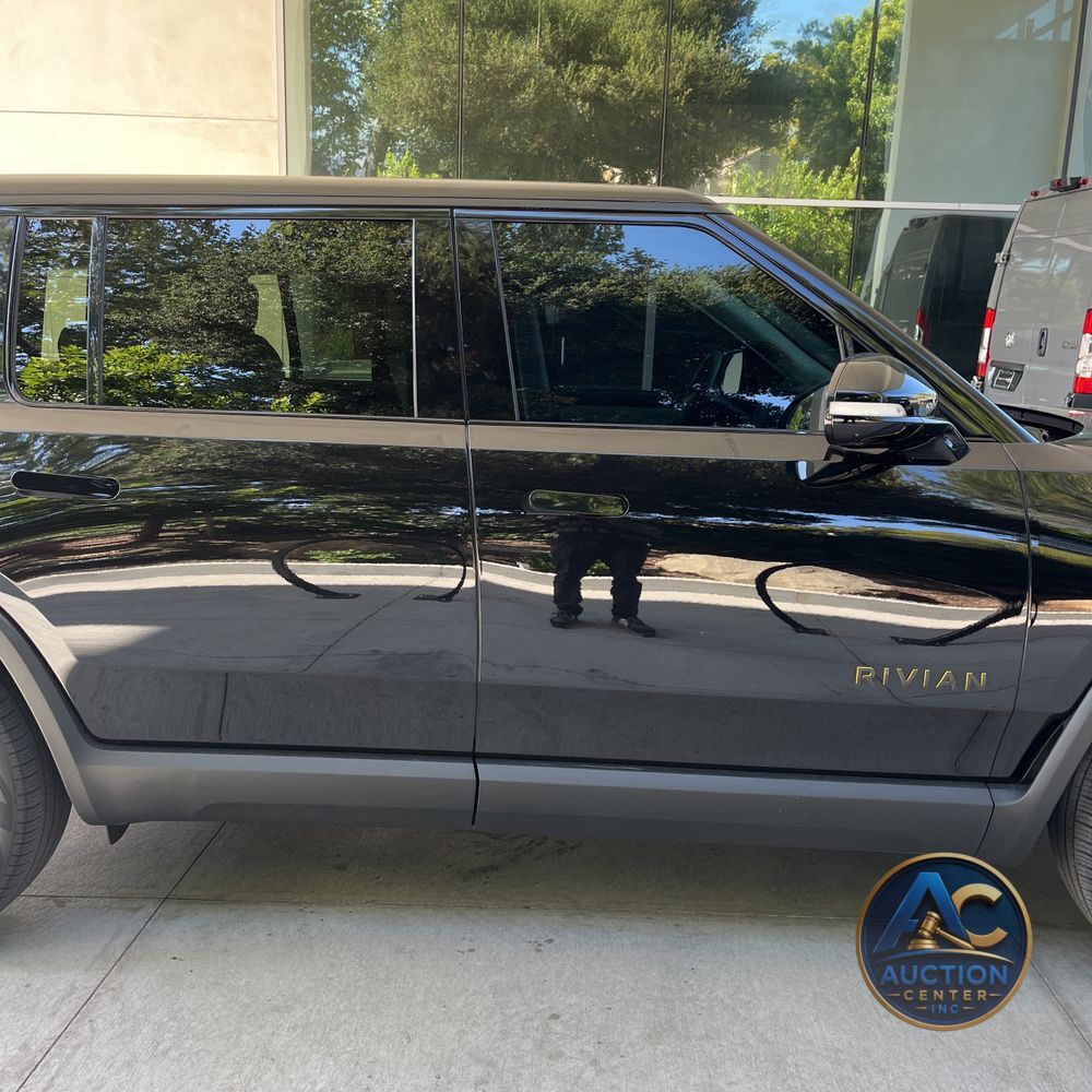2024 Rivian R1S Adventure Dual-Motor