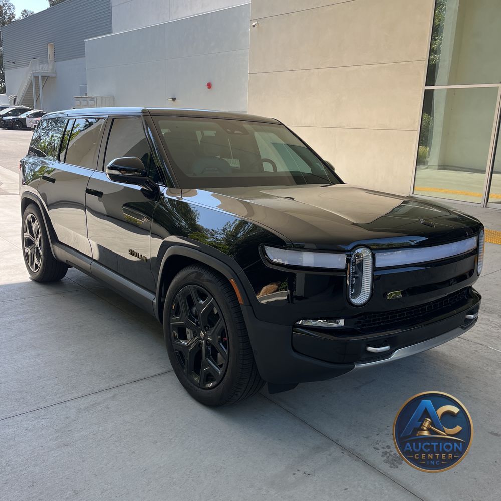 2024 Rivian R1S Adventure Dual-Motor