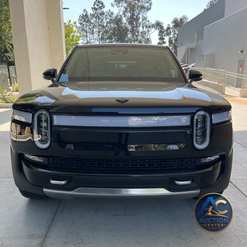 2024 Rivian R1S Adventure Dual-Motor