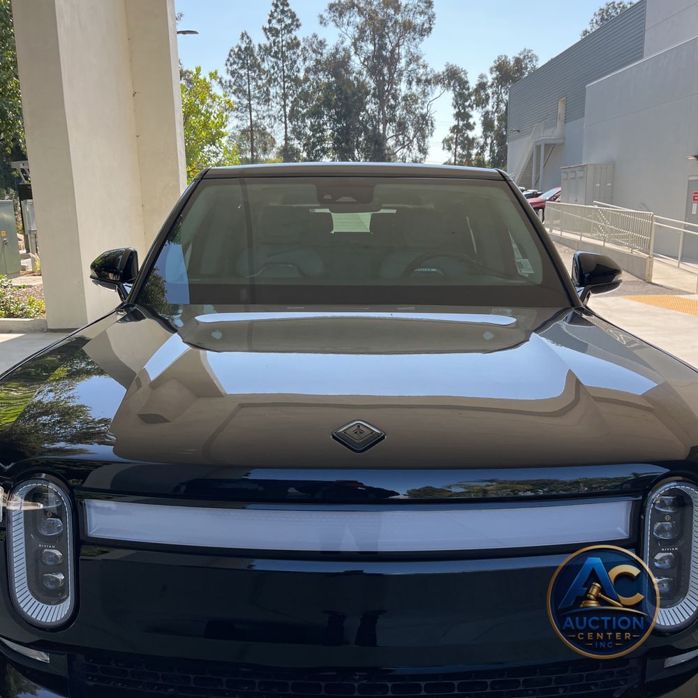 2024 Rivian R1S Adventure Dual-Motor