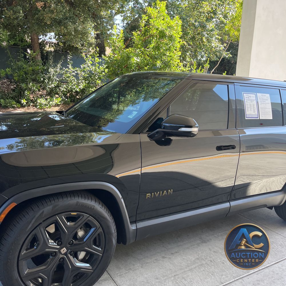 2024 Rivian R1S Adventure Dual-Motor