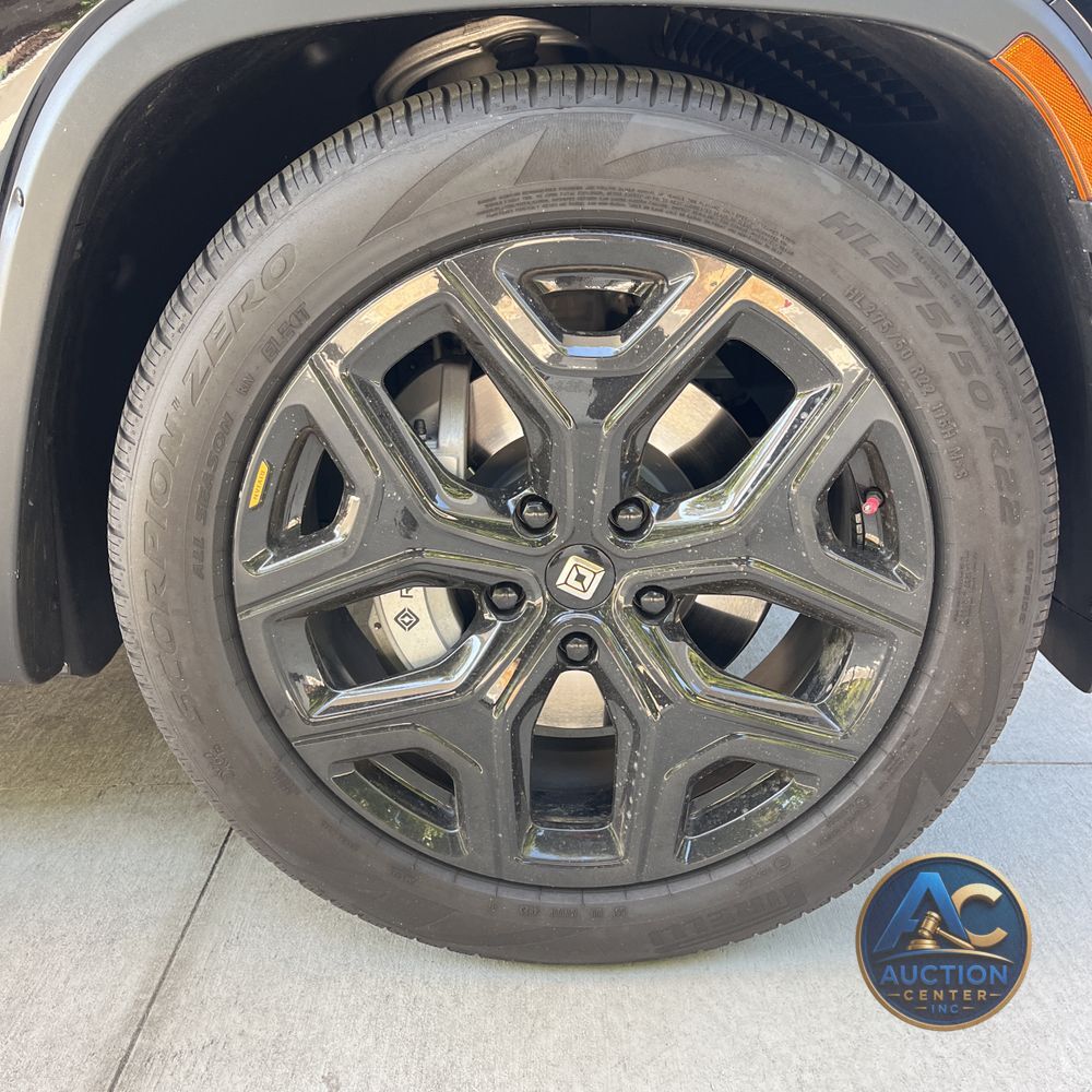 2024 Rivian R1S Adventure Dual-Motor