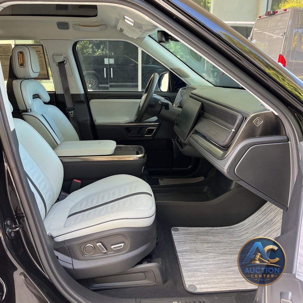2024 Rivian R1S Adventure Dual-Motor