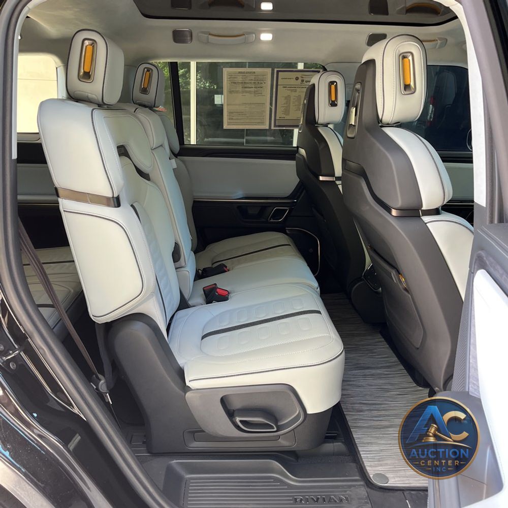 2024 Rivian R1S Adventure Dual-Motor