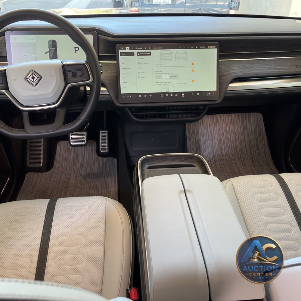 2024 Rivian R1S Adventure Dual-Motor