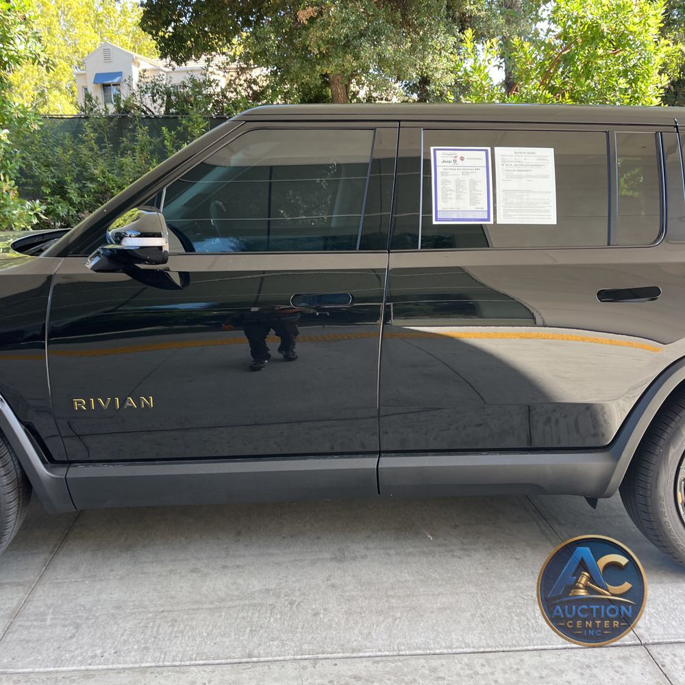 2024 Rivian R1S Adventure Dual-Motor